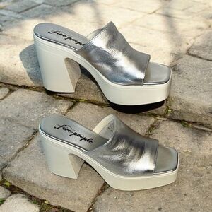 Free People Zoe Platform Metallic Silver Clogs (S4)